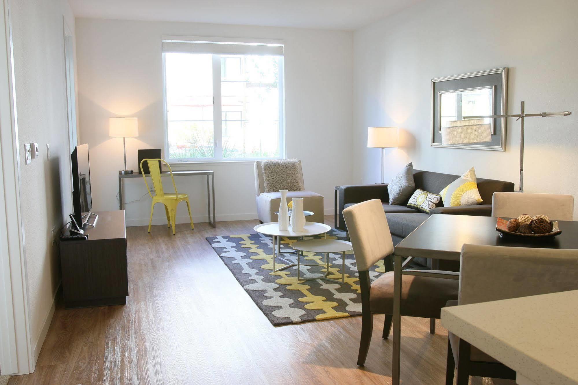 Oakwood Mountain View Apartment Bagian luar foto