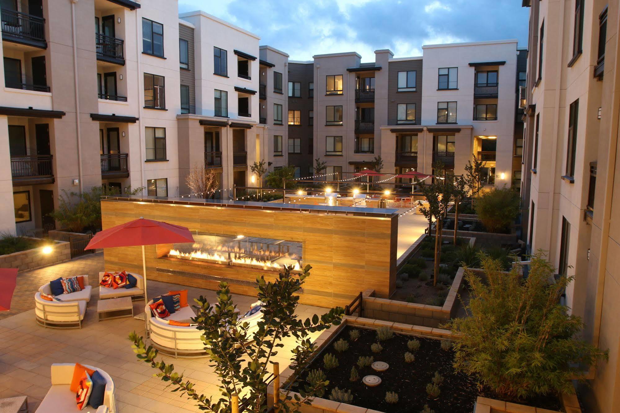 Oakwood Mountain View Apartment Bagian luar foto
